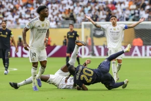 Ćabijev Real sve bolji, Juve ide kući, Kostiću pola sata, Vlahoviću ni minut!